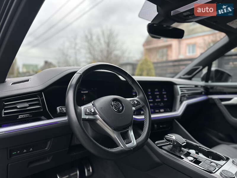 Позашляховик / Кросовер Volkswagen Touareg 2019 в Луцьку