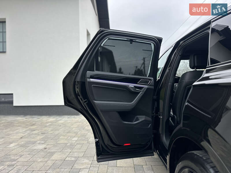 Позашляховик / Кросовер Volkswagen Touareg 2019 в Луцьку