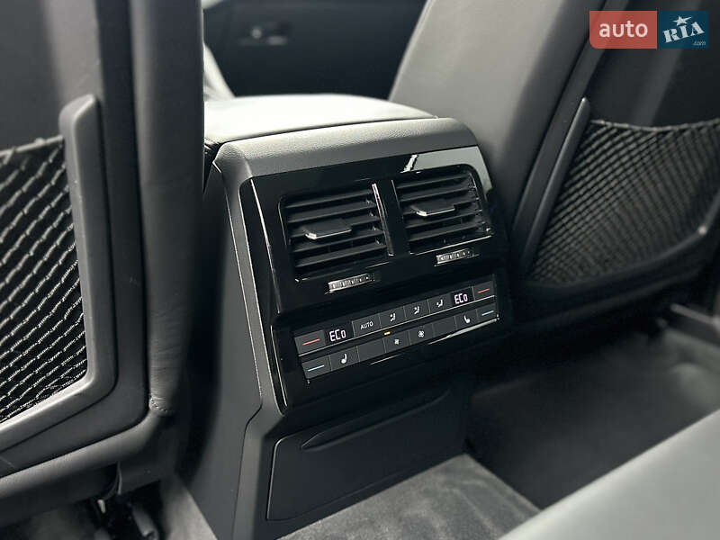 Позашляховик / Кросовер Volkswagen Touareg 2019 в Луцьку