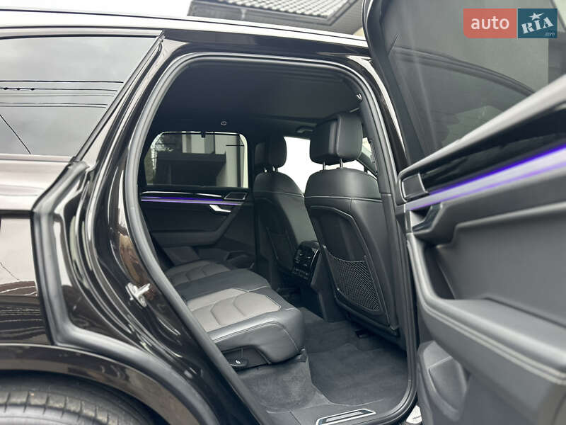 Позашляховик / Кросовер Volkswagen Touareg 2019 в Луцьку