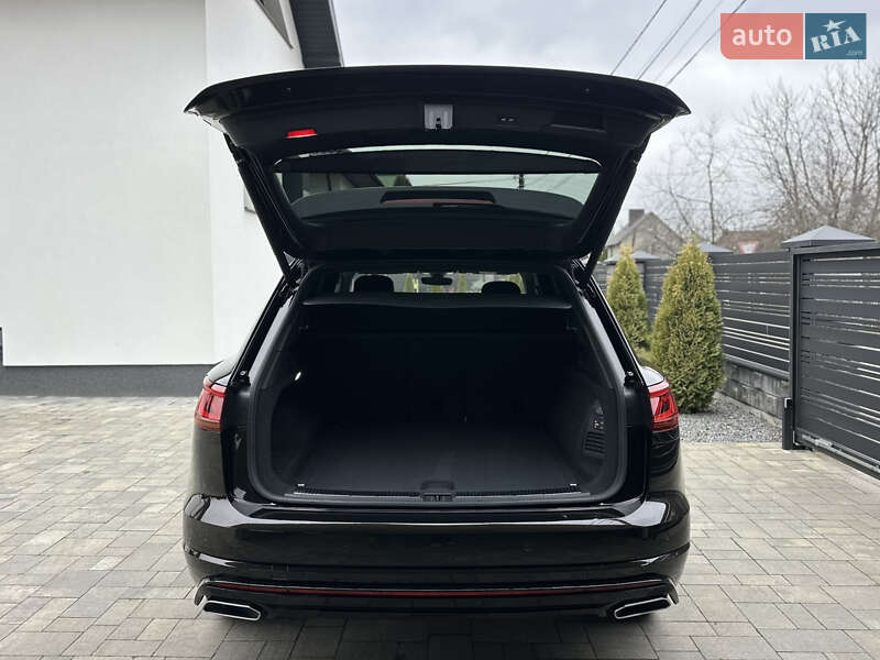 Позашляховик / Кросовер Volkswagen Touareg 2019 в Луцьку