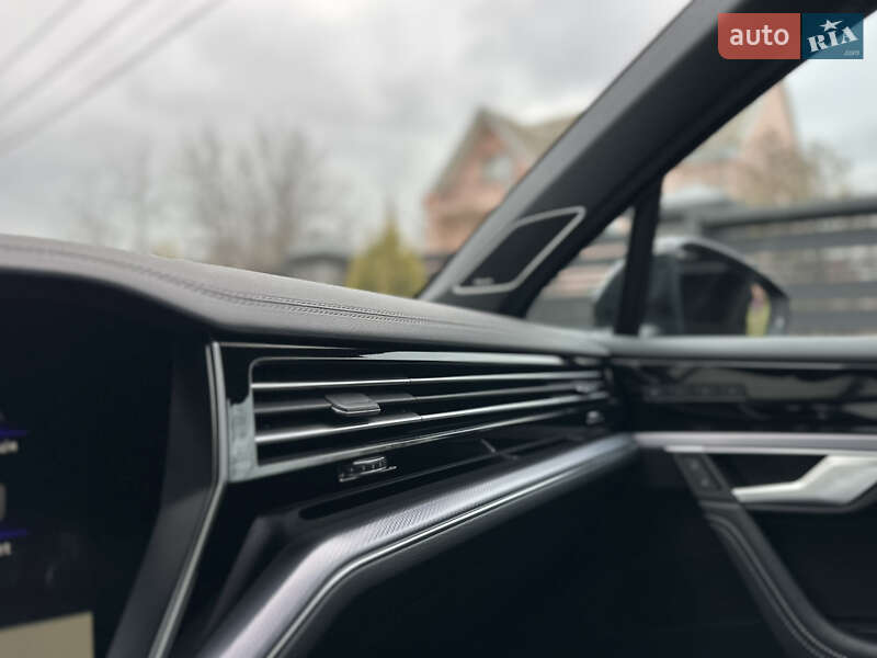 Позашляховик / Кросовер Volkswagen Touareg 2019 в Луцьку