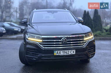 Позашляховик / Кросовер Volkswagen Touareg 2020 в Харкові