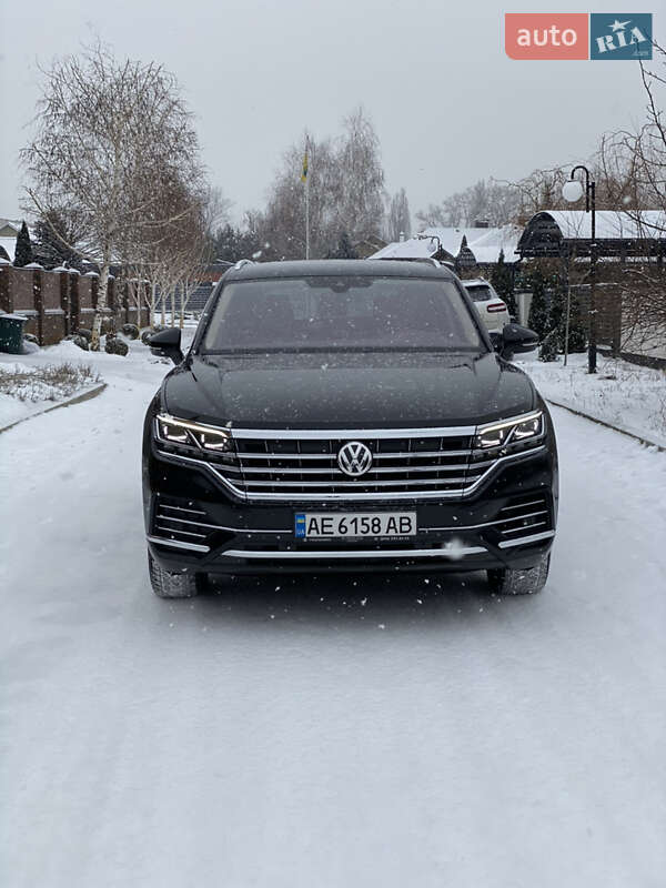 Внедорожник / Кроссовер Volkswagen Touareg 2018 в Днепре