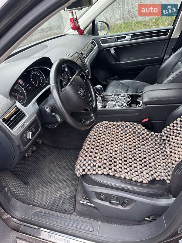 Внедорожник / Кроссовер Volkswagen Touareg 2016 в Киеве