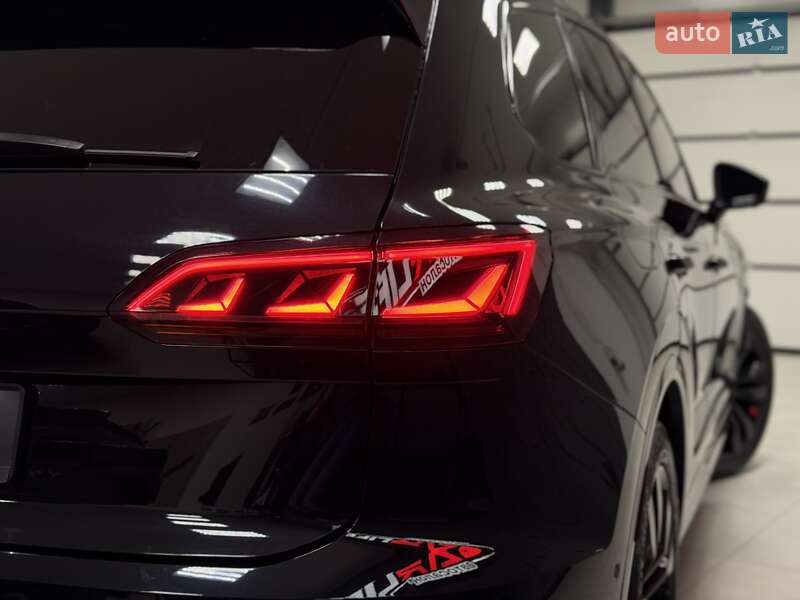 Позашляховик / Кросовер Volkswagen Touareg 2020 в Тернополі