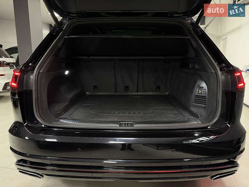 Позашляховик / Кросовер Volkswagen Touareg 2020 в Тернополі