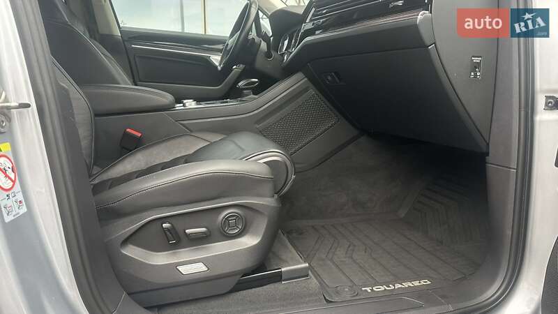 Позашляховик / Кросовер Volkswagen Touareg 2020 в Києві