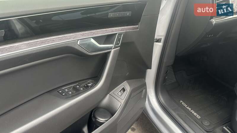 Позашляховик / Кросовер Volkswagen Touareg 2020 в Києві