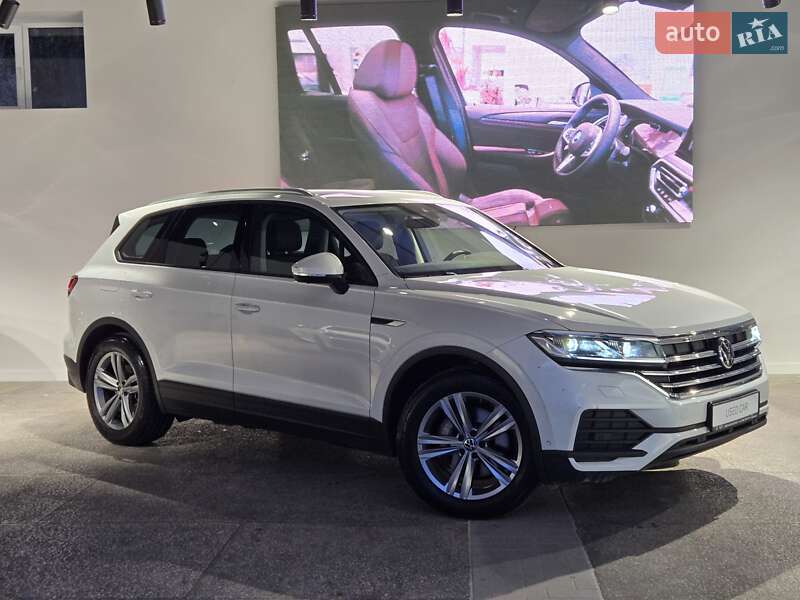 Позашляховик / Кросовер Volkswagen Touareg 2021 в Одесі