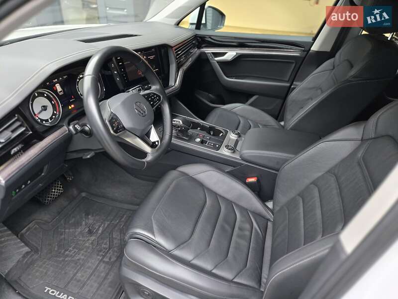 Позашляховик / Кросовер Volkswagen Touareg 2021 в Одесі