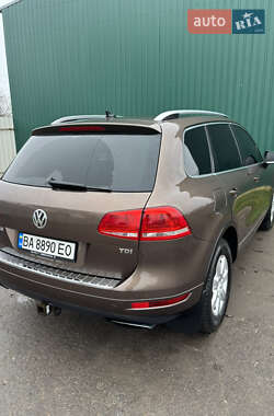 Позашляховик / Кросовер Volkswagen Touareg 2011 в Долинській