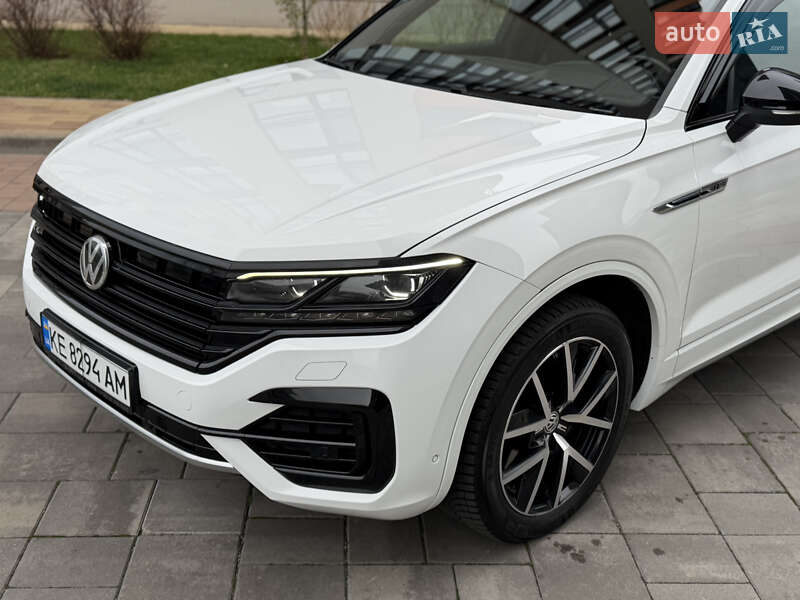 Внедорожник / Кроссовер Volkswagen Touareg 2018 в Киеве