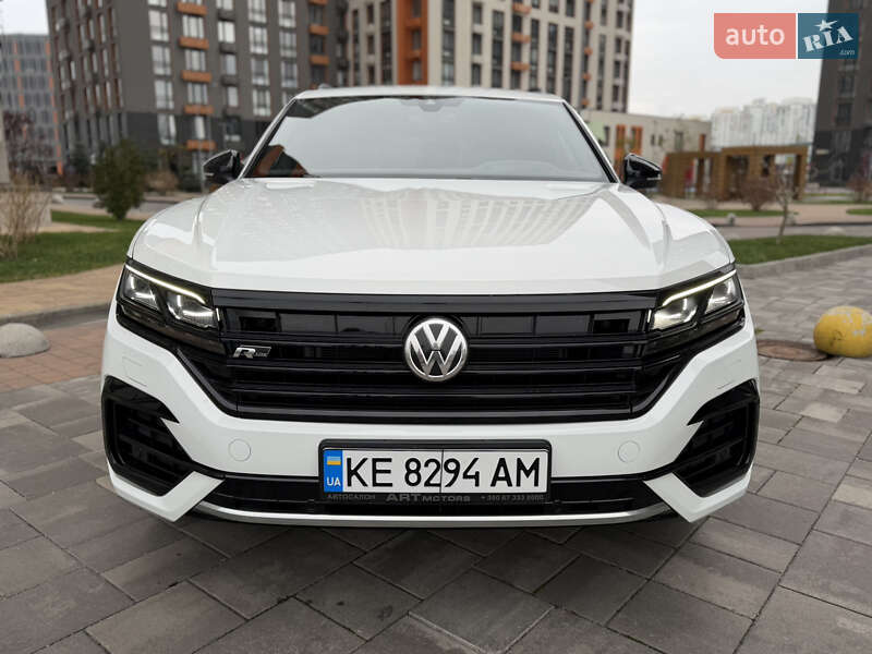 Внедорожник / Кроссовер Volkswagen Touareg 2018 в Киеве