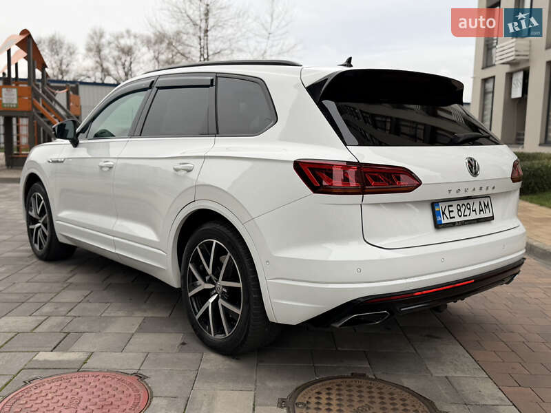 Внедорожник / Кроссовер Volkswagen Touareg 2018 в Киеве