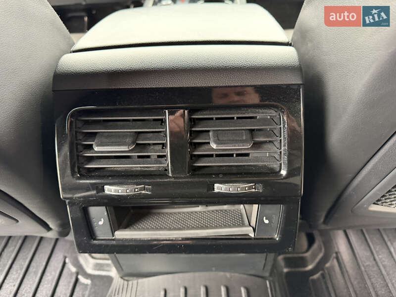 Внедорожник / Кроссовер Volkswagen Touareg 2018 в Киеве