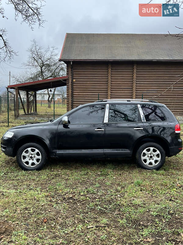 Внедорожник / Кроссовер Volkswagen Touareg 2003 в Косове