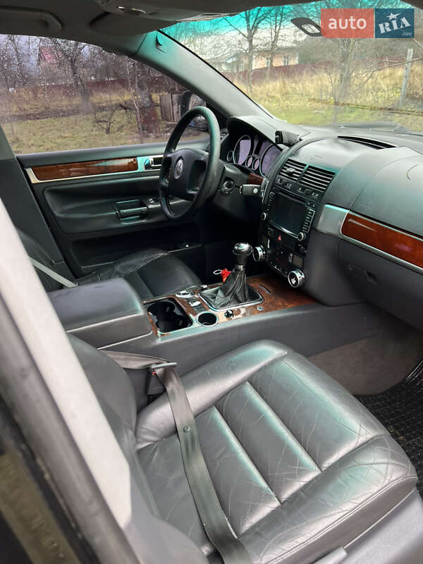 Внедорожник / Кроссовер Volkswagen Touareg 2003 в Косове