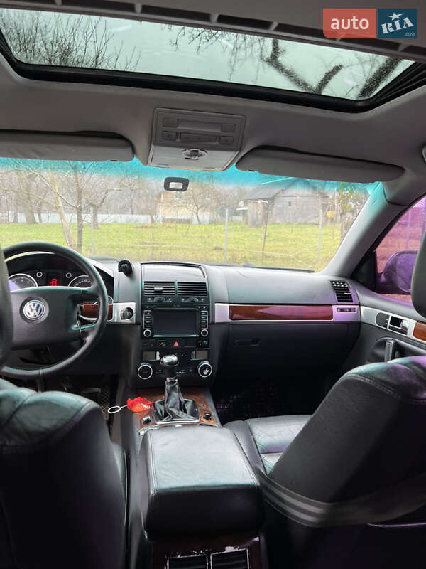 Внедорожник / Кроссовер Volkswagen Touareg 2003 в Косове