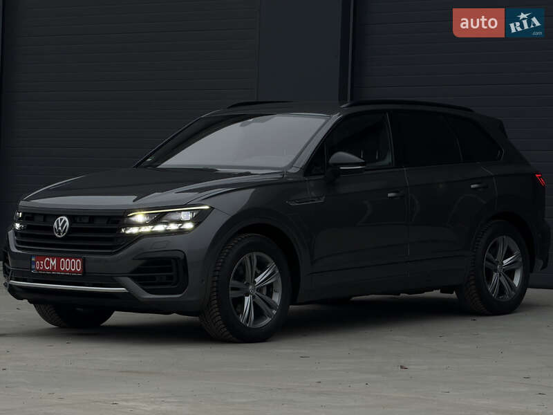 Позашляховик / Кросовер Volkswagen Touareg 2019 в Дубні