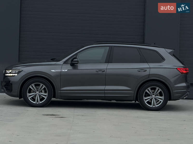 Позашляховик / Кросовер Volkswagen Touareg 2019 в Дубні