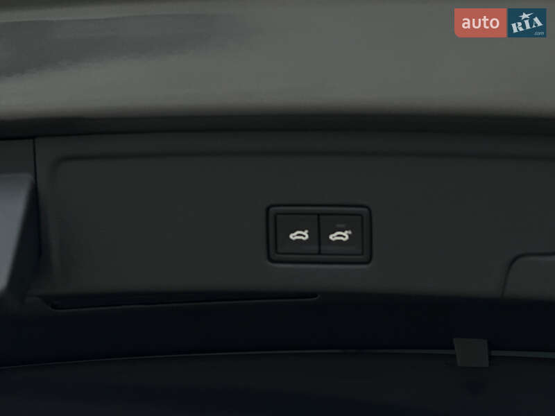 Позашляховик / Кросовер Volkswagen Touareg 2019 в Дубні