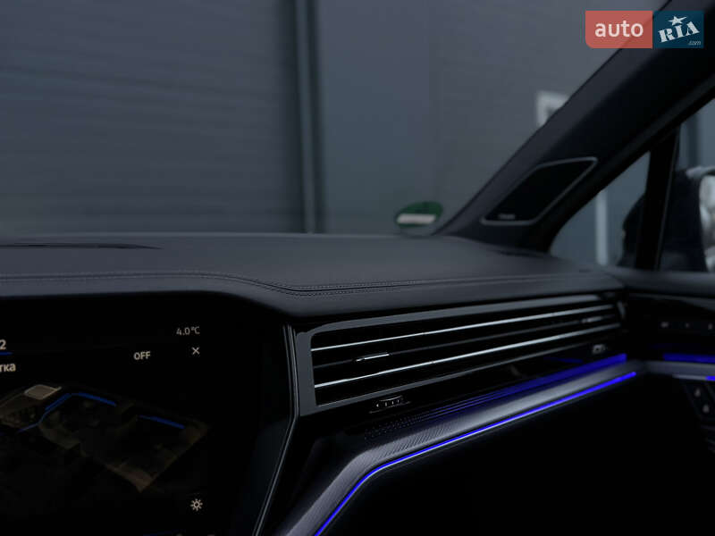 Позашляховик / Кросовер Volkswagen Touareg 2019 в Дубні