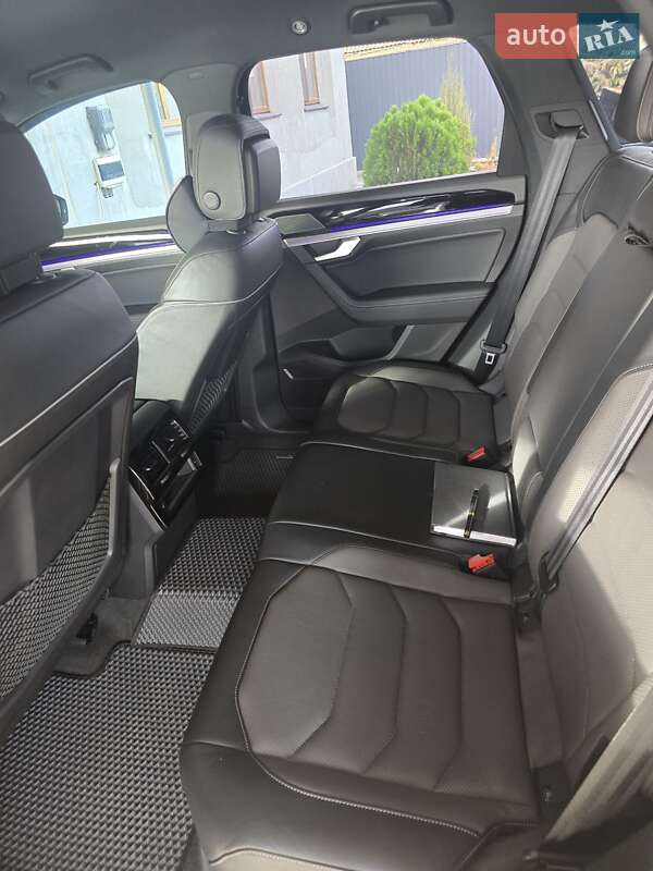Позашляховик / Кросовер Volkswagen Touareg 2021 в Апостоловому
