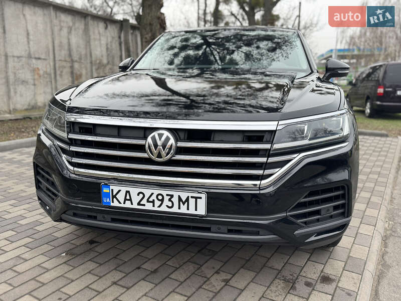 Позашляховик / Кросовер Volkswagen Touareg 2020 в Києві