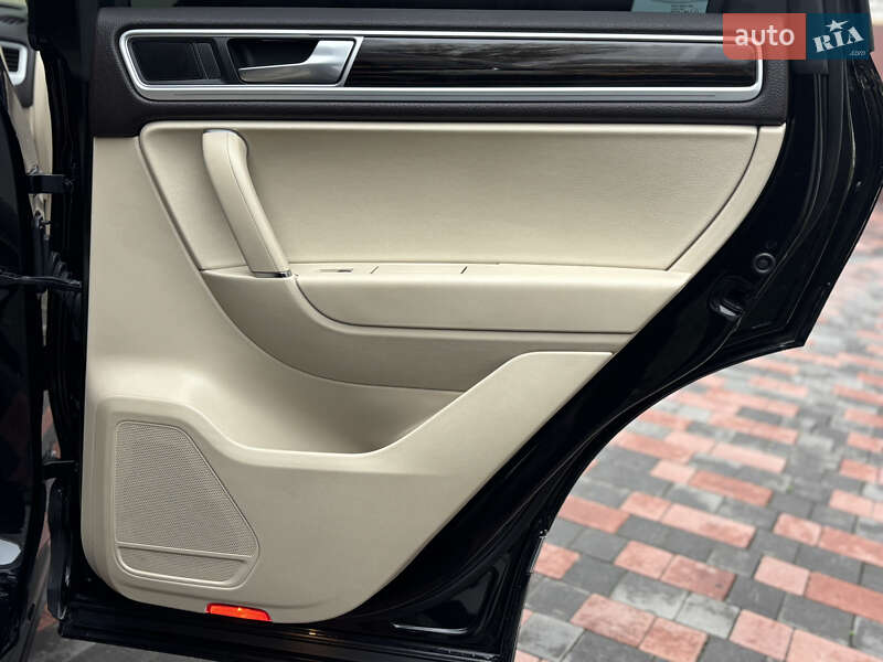 Внедорожник / Кроссовер Volkswagen Touareg 2017 в Днепре фото 42 Внедорожник / Кроссовер Volkswagen Touareg 2017 в Днепре