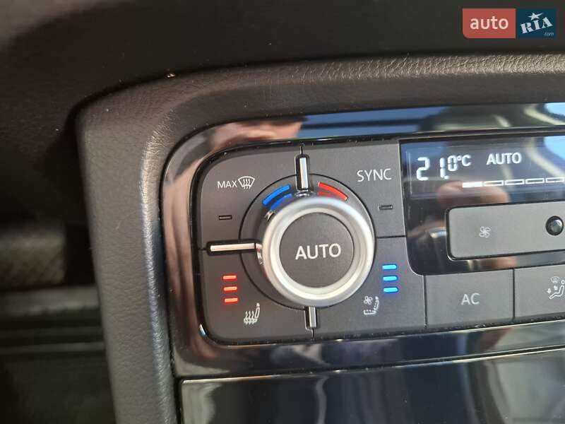 Позашляховик / Кросовер Volkswagen Touareg 2011 в Хмельницькому фото 82 Позашляховик / Кросовер Volkswagen Touareg 2011 в Хмельницькому