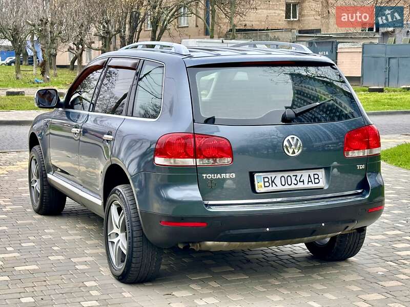 Внедорожник / Кроссовер Volkswagen Touareg 2006 в Одессе
