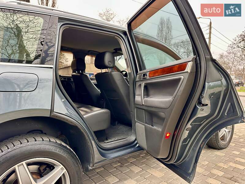 Внедорожник / Кроссовер Volkswagen Touareg 2006 в Одессе