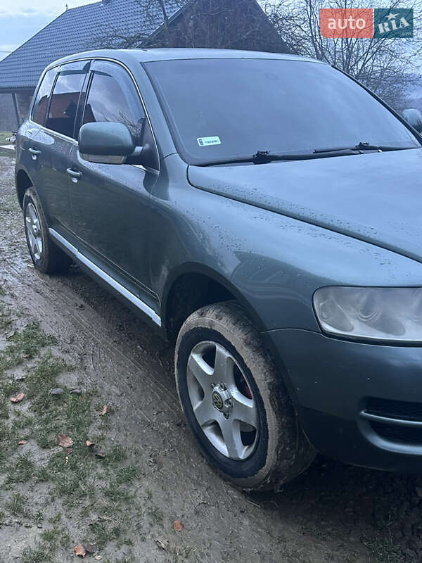 Позашляховик / Кросовер Volkswagen Touareg 2005 в Нересниці