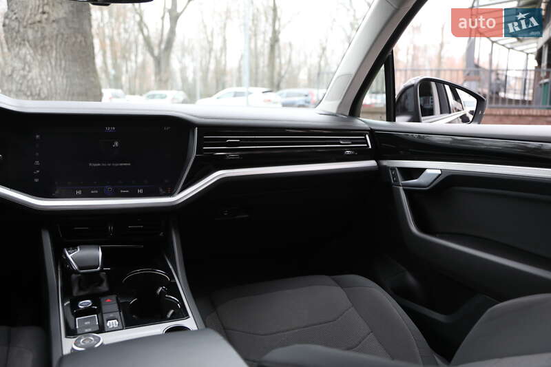 Позашляховик / Кросовер Volkswagen Touareg 2018 в Харкові фото 13 Позашляховик / Кросовер Volkswagen Touareg 2018 в Харкові