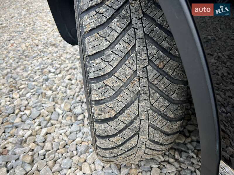 Позашляховик / Кросовер Volkswagen Touareg 2014 в Коломиї