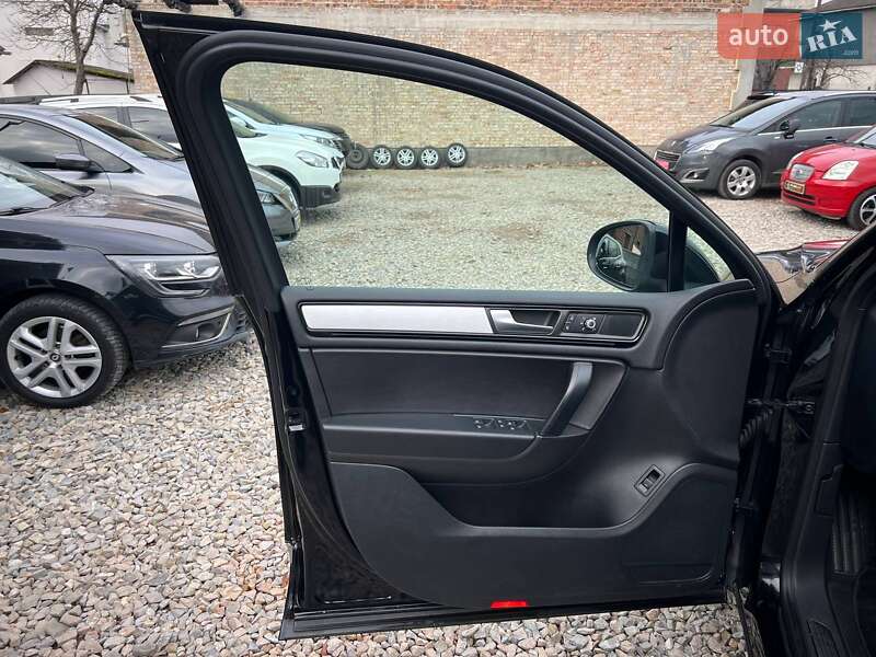 Позашляховик / Кросовер Volkswagen Touareg 2014 в Коломиї