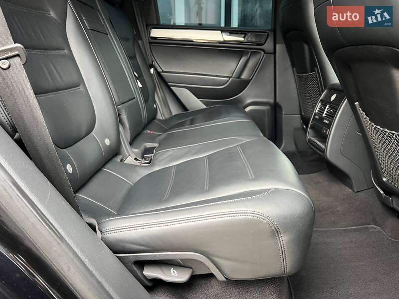 Позашляховик / Кросовер Volkswagen Touareg 2014 в Коломиї