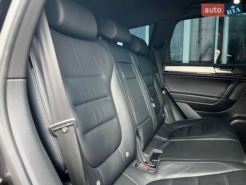 Позашляховик / Кросовер Volkswagen Touareg 2014 в Коломиї