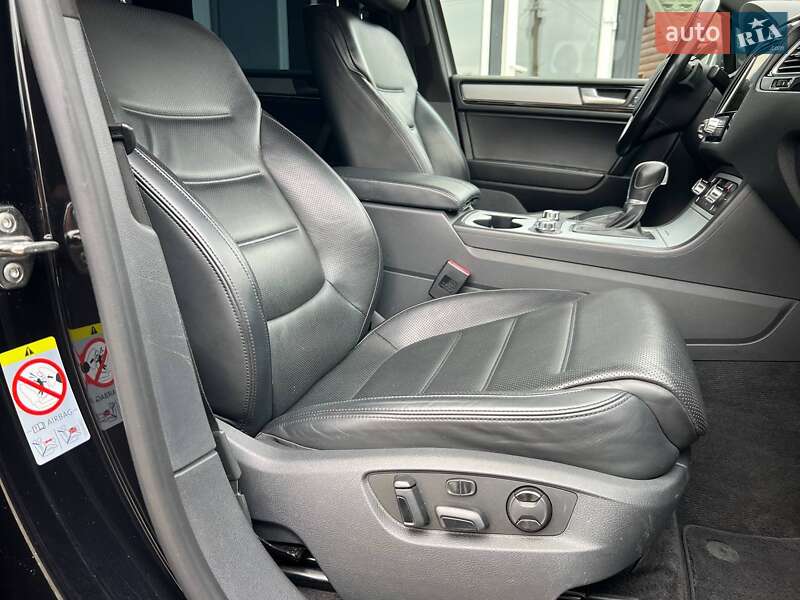 Позашляховик / Кросовер Volkswagen Touareg 2014 в Коломиї