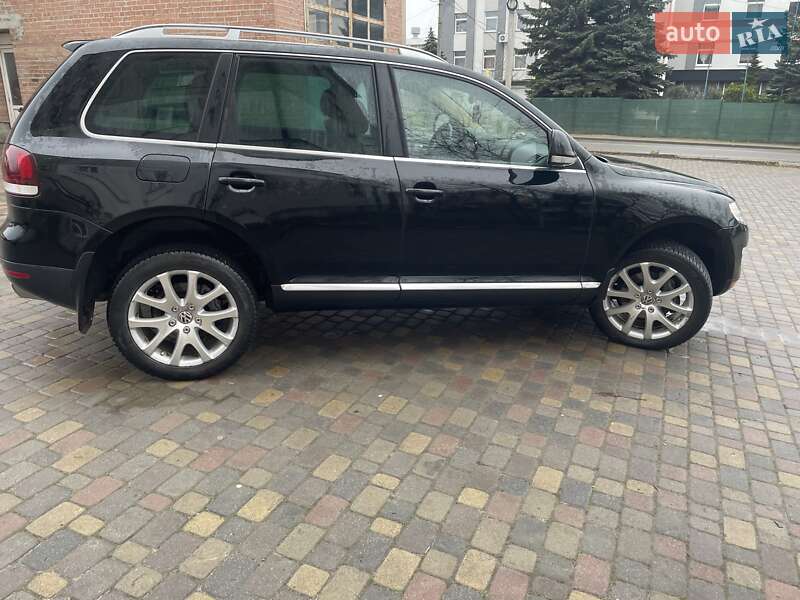 Позашляховик / Кросовер Volkswagen Touareg 2009 в Бартатові