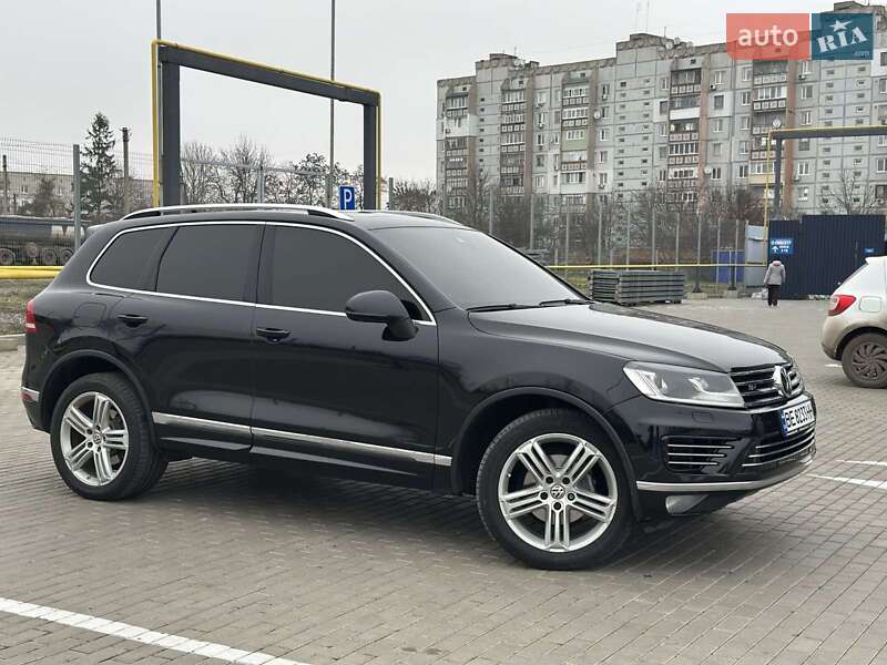 Позашляховик / Кросовер Volkswagen Touareg 2015 в Первомайську
