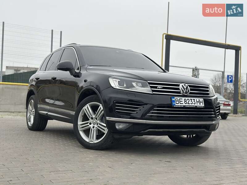 Позашляховик / Кросовер Volkswagen Touareg 2015 в Первомайську