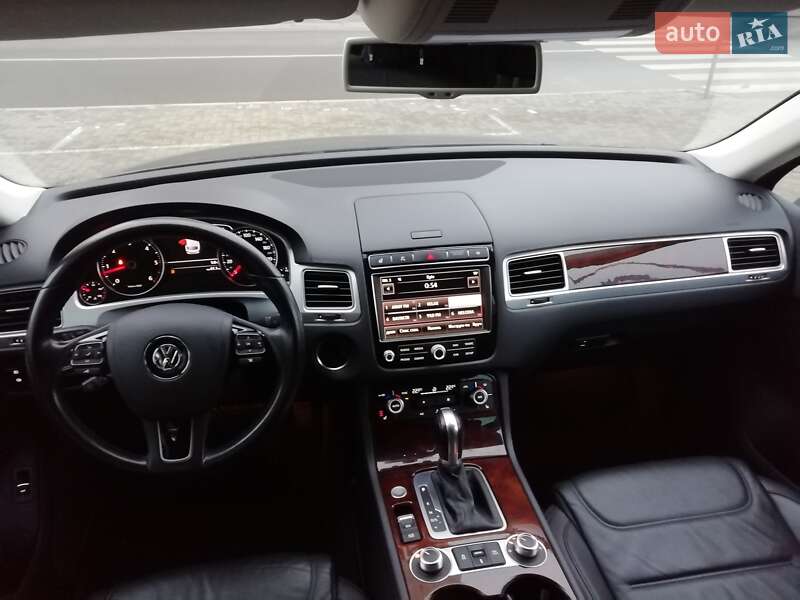 Внедорожник / Кроссовер Volkswagen Touareg 2016 в Киеве фото 6 Внедорожник / Кроссовер Volkswagen Touareg 2016 в Киеве