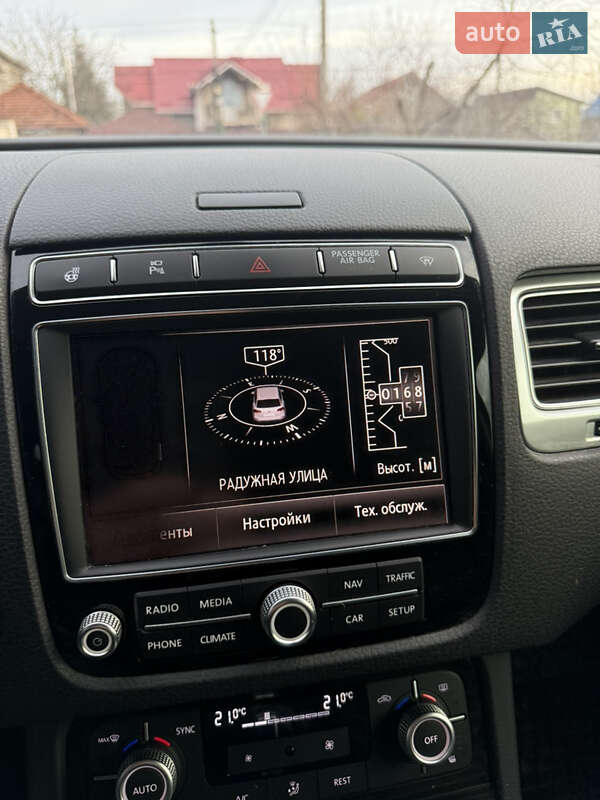 Позашляховик / Кросовер Volkswagen Touareg 2016 в Києві