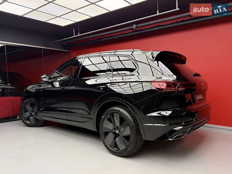 Позашляховик / Кросовер Volkswagen Touareg 2025 в Києві