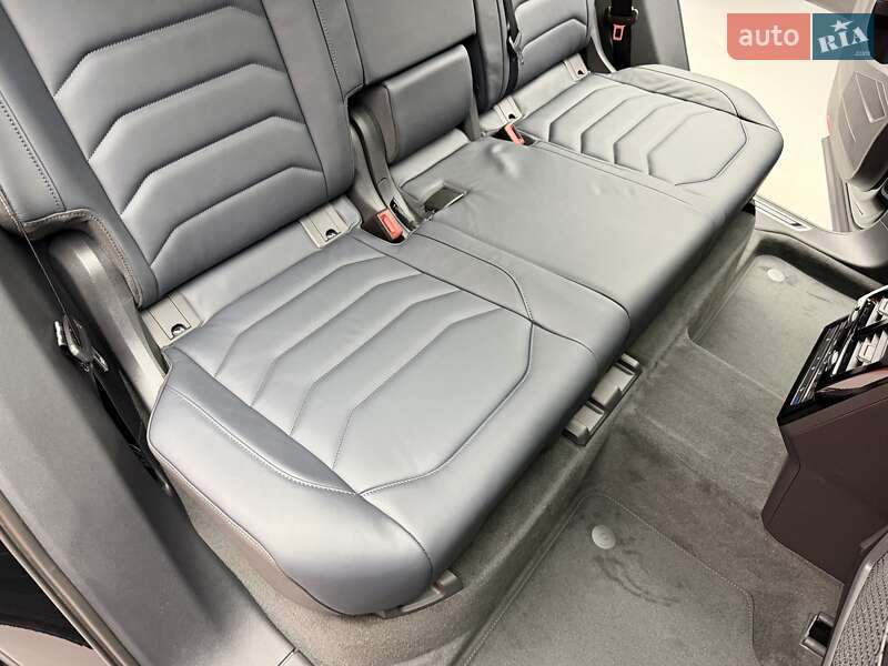 Позашляховик / Кросовер Volkswagen Touareg 2025 в Києві