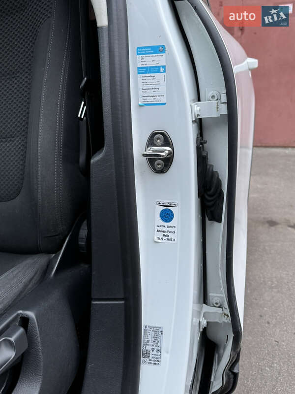 Позашляховик / Кросовер Volkswagen Touareg 2016 в Тернополі