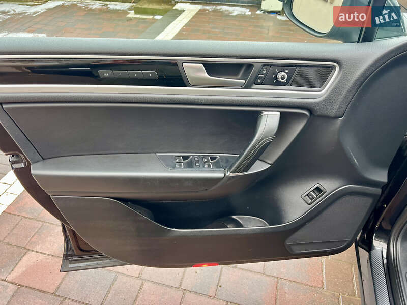 Позашляховик / Кросовер Volkswagen Touareg 2010 в Чернівцях фото 26 Позашляховик / Кросовер Volkswagen Touareg 2010 в Чернівцях