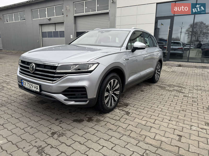 Позашляховик / Кросовер Volkswagen Touareg 2019 в Хмельницькому